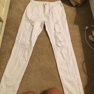 Worn once WHITE RIPPED JEANS